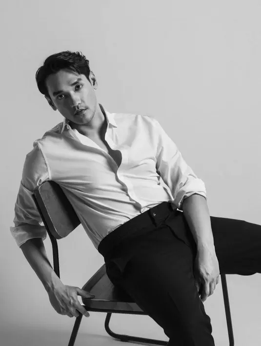 Penampilan Afgan ini pun terlihat gagah dan keren [Instagram/afgan__]