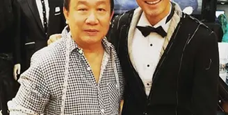 Baim Wong menunggah tiga foto saat mengenakan busana pre wedding di Rumah Mode Brutus. Benarkah Baim segera menikah? (Via Instagram/@Baimwong)
