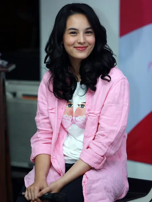 Wanita dengan senyum manis ini juga menghimbau kepada generasi muda agar menjaga pola hidup sehat demi menjauhkan penyakit mematikan tersebut. (Deki Prayoga/Bintang.com)