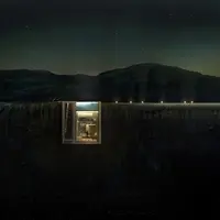 Rumah yang tersembunyi di dalam sebuah tebing ini sanggup buat kamu takjub.