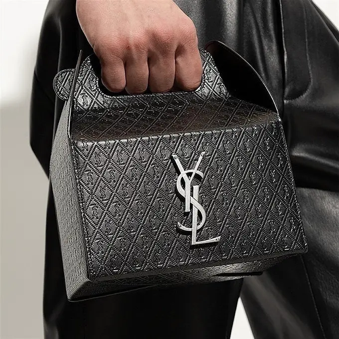 Bikin Takjub, YSL Rilis Handbag dengan Desain Menyerupai Lunch Box