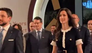 Gaya Putri Rajwa Al Hussein Pakai Gaun Desainer Favorit Kate Middleton, Tampil Elegan nan Feminin