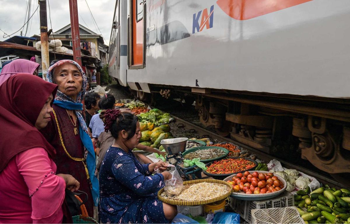 FOTO: Uniknya Pasar Ekstrem Dupak Magersari Yang Sudah berusia Lebih dari Setengah Abad
