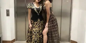 Glenca Chysara-Amanda Manopo kompak mengenakan dress bernuansa etnik [@glencachysaraofficial]