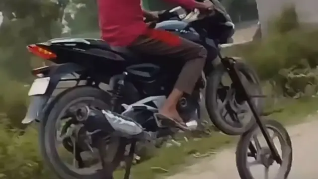 Kumpulan Potret Kelakuan Ekstrem Bapak-Bapak di Jalan Raya (ist)