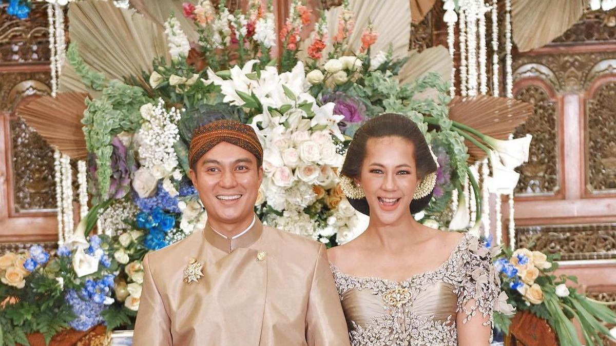 Keindahan Kebaya Baby Blue: Sorotan Fashion dari Paula Verhoeven hingga ...
