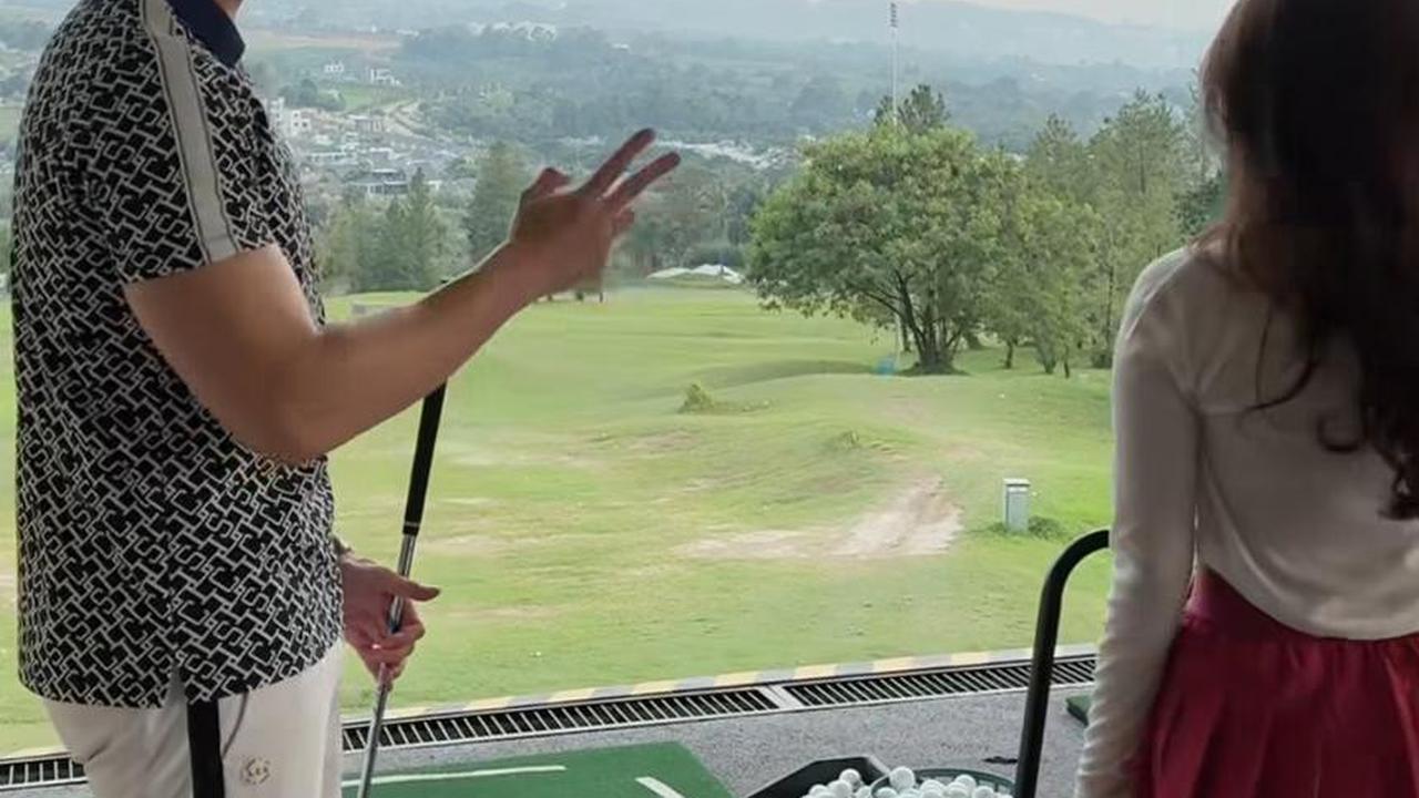 5 Potret Kebersamaan Verrell dan Fuji di Lapangan Golf, Netizen Semakin Terbawa Perasaan
