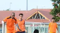 Mantan pemain Persipura Jayapura, Lancine Kone mengikuti latihan perdana dengan klub asal Malaysia, T-Team, Sabtu (26/12/2015). (Facebook)