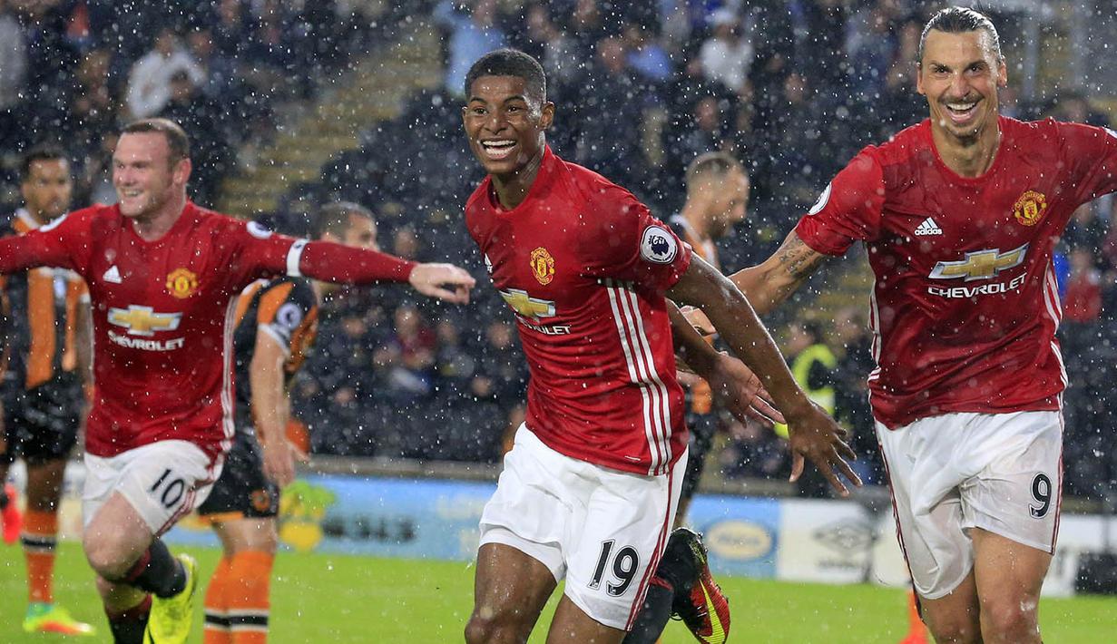 Striker muda Manchester United, Marcus Rashford, membuktikan dirinya layak berada di skuat Setan Merah asuhan Jose Mourinho. Bomber 18 tahun itu mencetak gol perdana musim ini sekaligus mengantar MU menang 1-0 atas Hull. (AFP/Lindsey Parnaby)