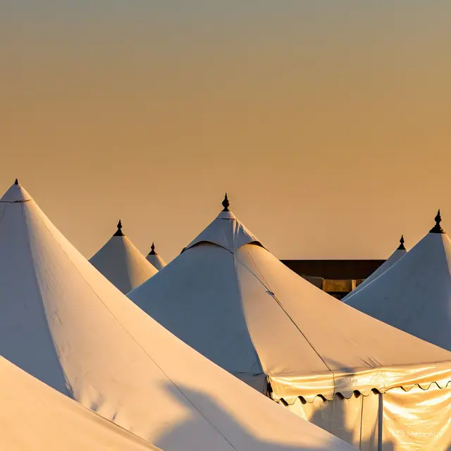 Siluet Tenda Padang Arafah