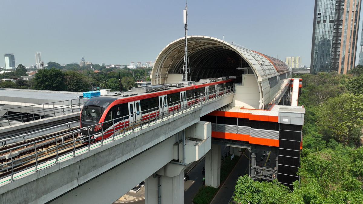 PT Kereta Api Indonesia (Persero) menambah waktu operasional bagi LRT Jabodebek pada malam Tahun Baru 2025. (Foto: istimewa)