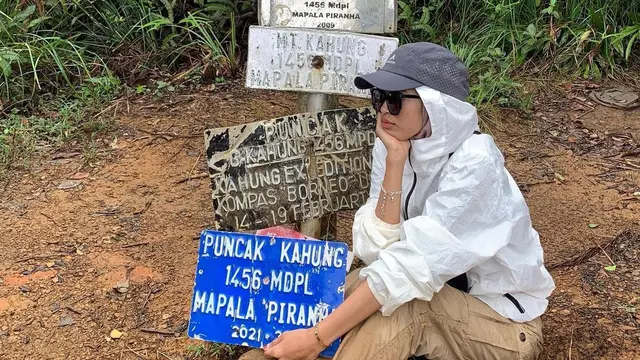 Pendaki di Gunung Kahung