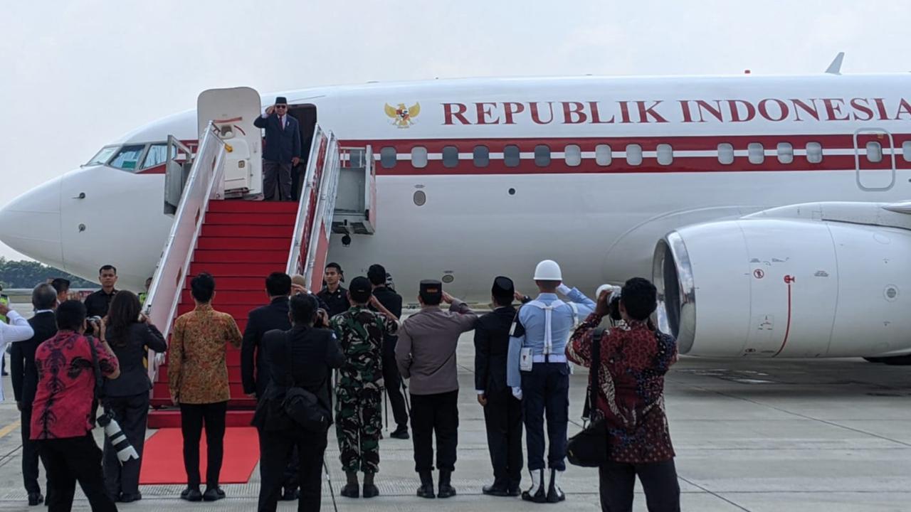 Berangkat ke Luar Negeri, Prabowo Percaya Gibran dan Kabinet Jalankan Pemerintahan dengan Baik