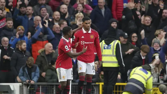 Selebrasi Marcus Rashford saat MU menang atas Manchester City di Liga Inggris
