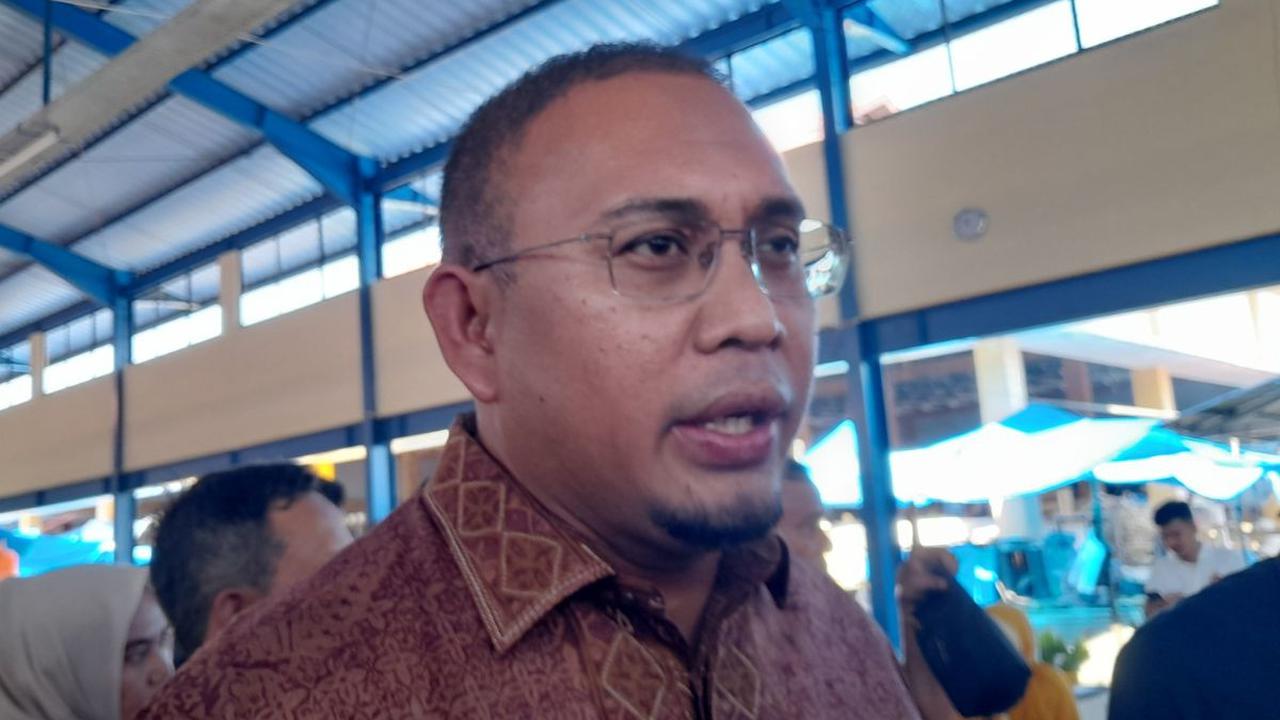 Tak hanya itu, jika pun Nicke diganti, Andre mempertanyakan kemampuan penggantinya memimpin perusahaan plat merah tersebut.
