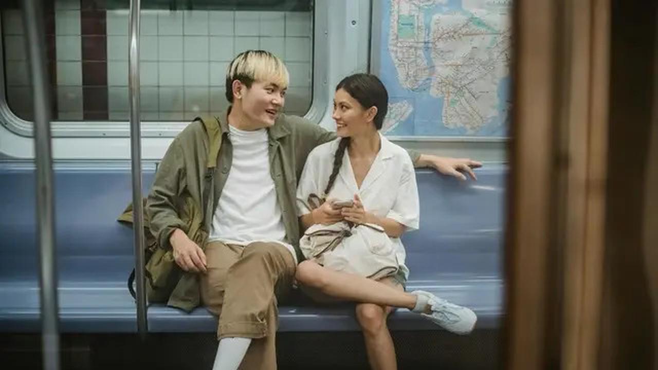 Cara Mengenali Pria yang Mencintai Kamu dengan Tulus dari Cara Berkomunikasinya