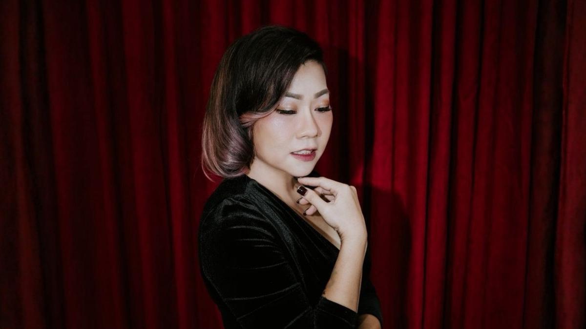 Santi Danametta Ajak Pendengar Selami Manis Pahitnya Kehidupan Lewat Album Senja Berwarna