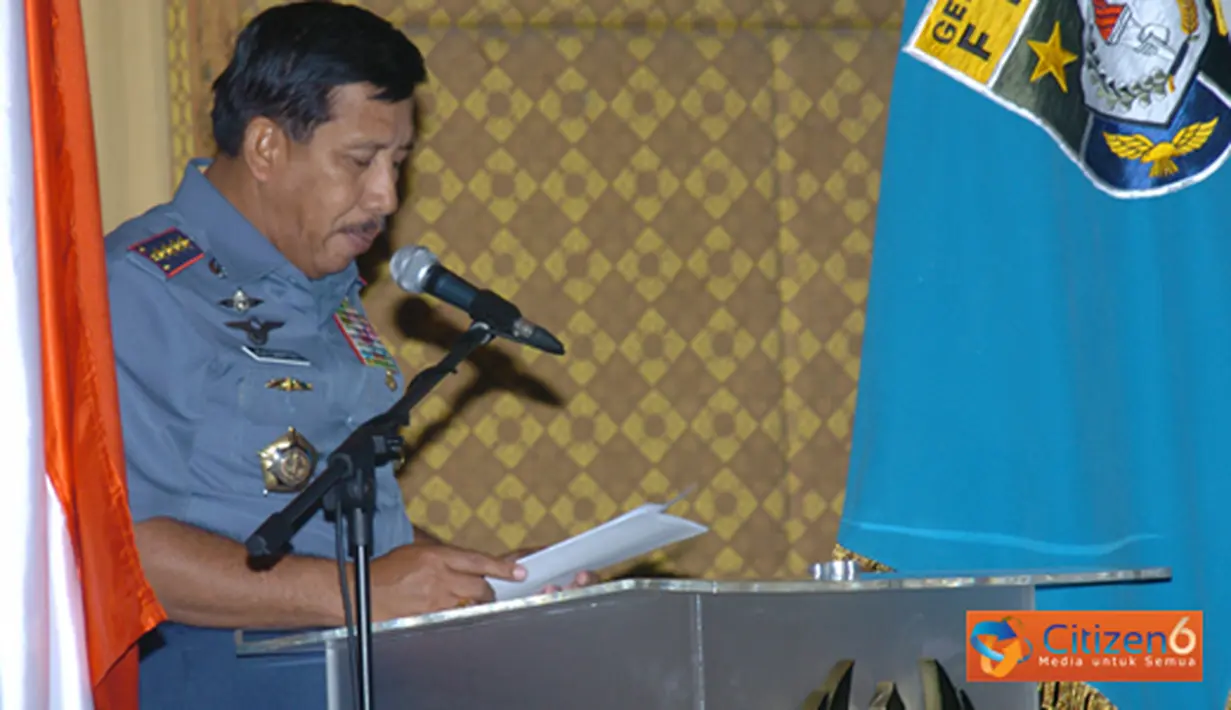 Citizen6, Jakarta: Panglima TNI Laksamana TNI Agus Suhartono, secara resmi kukuhkan 67 orang Pengurus Pusat Generasi Muda Forum Komunikasi Putra Putri Purnawirawan TNI-Polri (GM FKPPI) 2012-2016, Senin (21/5). (Pengirim: Badarudin Bakri)