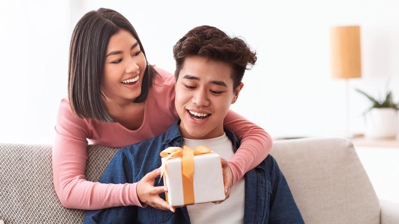 Parfum hingga Grooming Set, Ini 10 Ide Kado Valentine yang Aman dan Disukai Pasangan