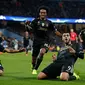 Penyerang Juventus, Alvaro Morata (kedua kanan) melakukan selebrasi usai mencetak gol ke gawang City pada laga grup D Liga Champions di Etihad Stadium, Rabu (16/9/2015). Juventus menang atas Manchester City dengan skor 2-1. (Reuters/Phil Noble)