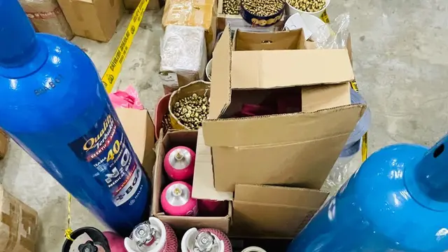 Bareskrim bongkar peredaran gas whip pink. (Liputan6.com/Ady Anugrahadi).