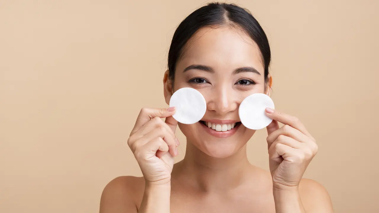 Perawatan Kulit dengan Toner Alami