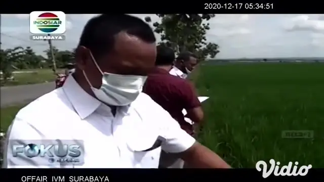 Pria berusia 55 tahun ditemukan oleh petani sudah meninggal, karena tersengat aliran listrik yang dipasang di sawah untuk membasmi tikus. Kemudian, Polisi dan petugas PLN melakukan olah TKP di persawahan yang teraliri kawat listrik.