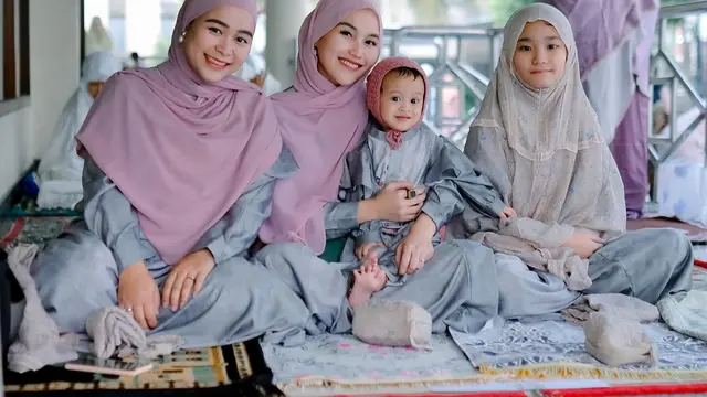 7 Potret Kenangan Ayu Ting Ting Bareng Beby Zoltan, Keponakan yang Baru Saja Meninggal