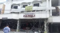 Ledakan berasal dari dalam bangunan Rumah Makan Famili dan Ibunda Hotel di Jalan Sisingamangaraja, Medan, Senin (15/1/2024). (Foto: Istimewa)