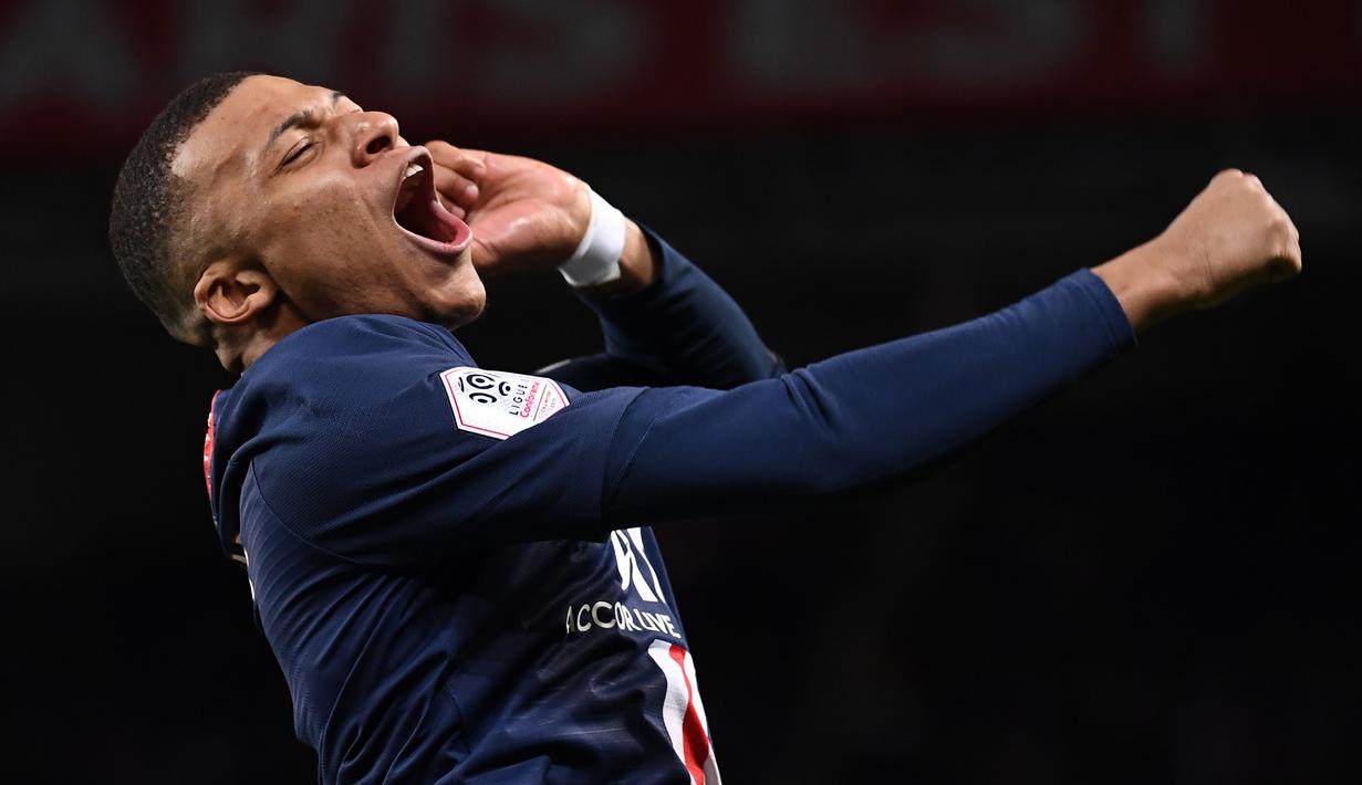 5. Kylian Mbappe (33,8 juta dolar) - Mbappe memperoleh 33,8 juta dolar dari 20,8 juta dolar gaji serta 13 juta dolar berasal dari iklan. (AFP/Franck Fife)