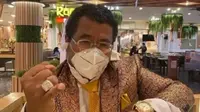 Sering Berpose dengan Wanita Lain, Hotman Paris Janji Tak Akan Usir Istri