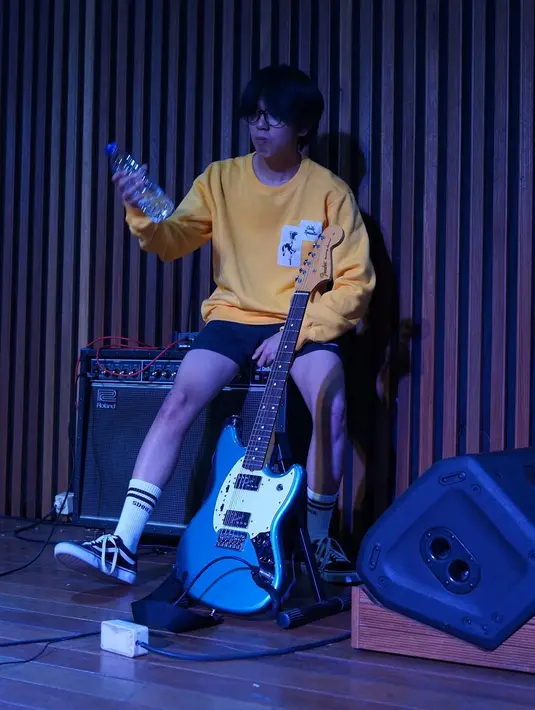 (Instagram/iqbaal.e)