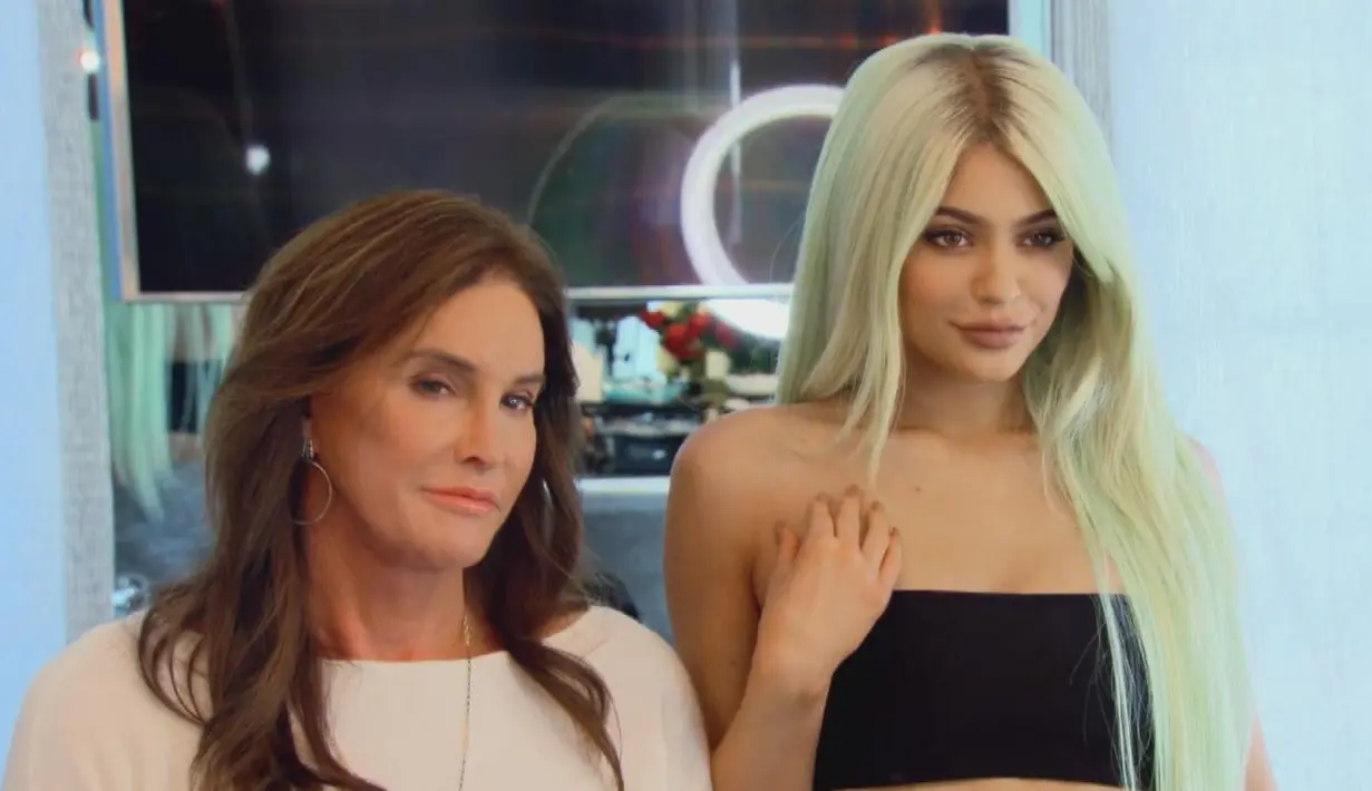 Caitlyn hanya ingin berada di sana untuk Kylie dan ia tahu bahwa ini adalah momen penting untuk anaknya tersebut. (Entertainment Tonight)