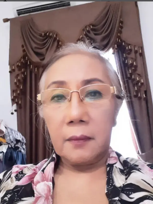 6 Potret Wajah Asli Mbah Dok KKN Di Desa Penari, Beda Banget
