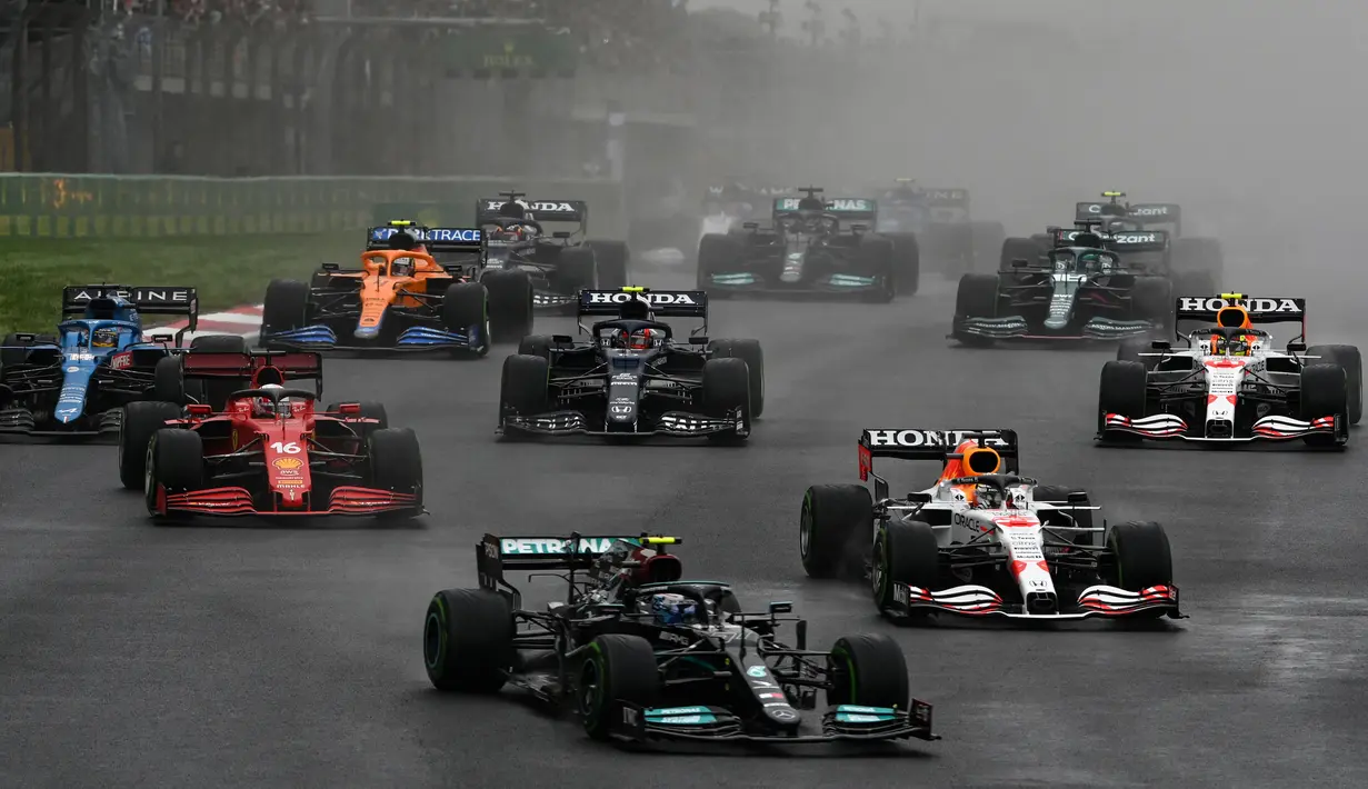 Performa Bottas di F1 GP Turki memang sangat baik. Dia memimpin balapan cukup lama dan sempat kehilangan posisi pertama hanya setelah dirinya melakukan pitstop pertama. (AFP/Ozan Kose)
