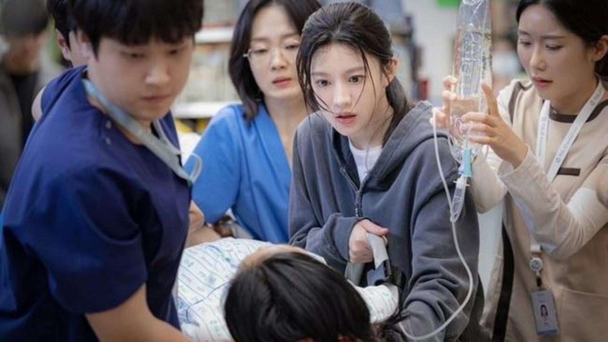 Sinopsis RESIDENT PLAYBOOK, Spin-Off Drakor HOSPITAL PLAYLIST yang OTW Tayang April 2025
