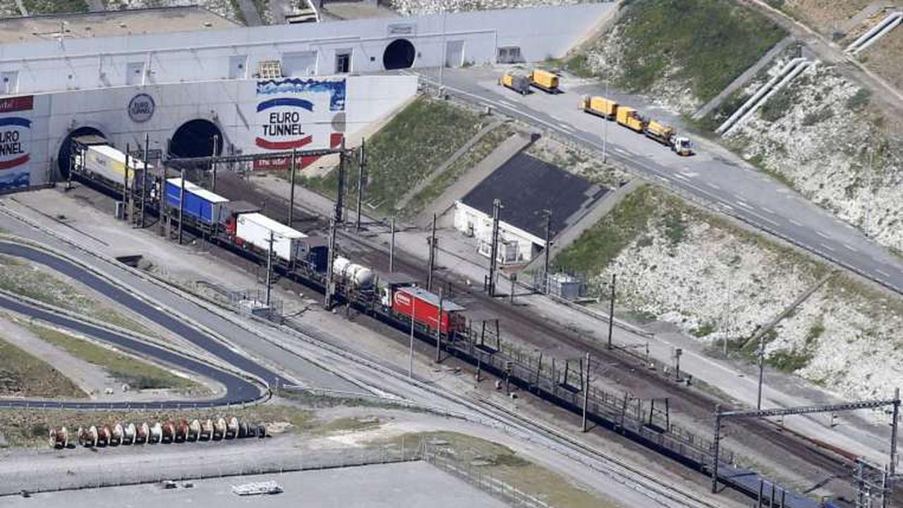 2000 Ilegal Migran Mencoba Masuk Inggris Lewat Terowongan Channel