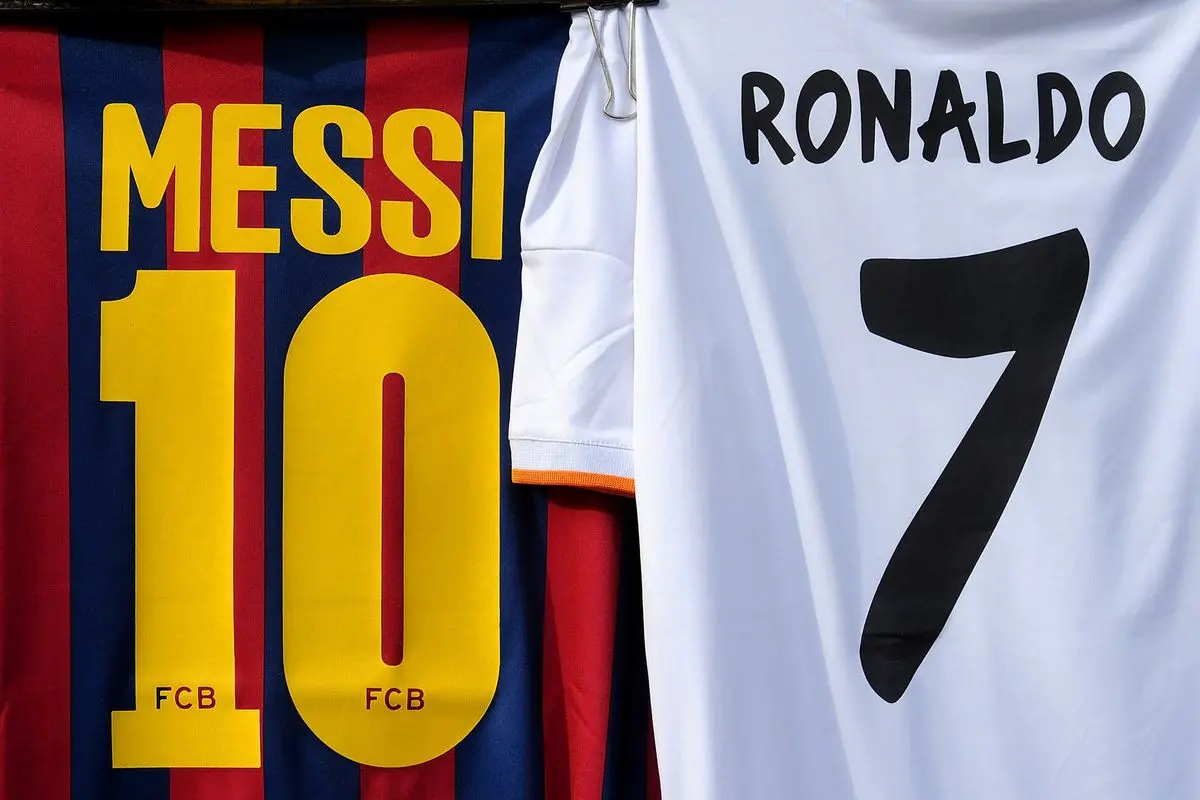 Jersey Lionel Messi dan Cristiano Ronaldo.