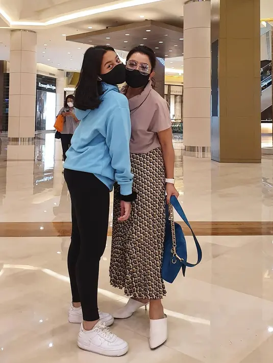 (Instagram/mayangsaritrihatmodjoreal)