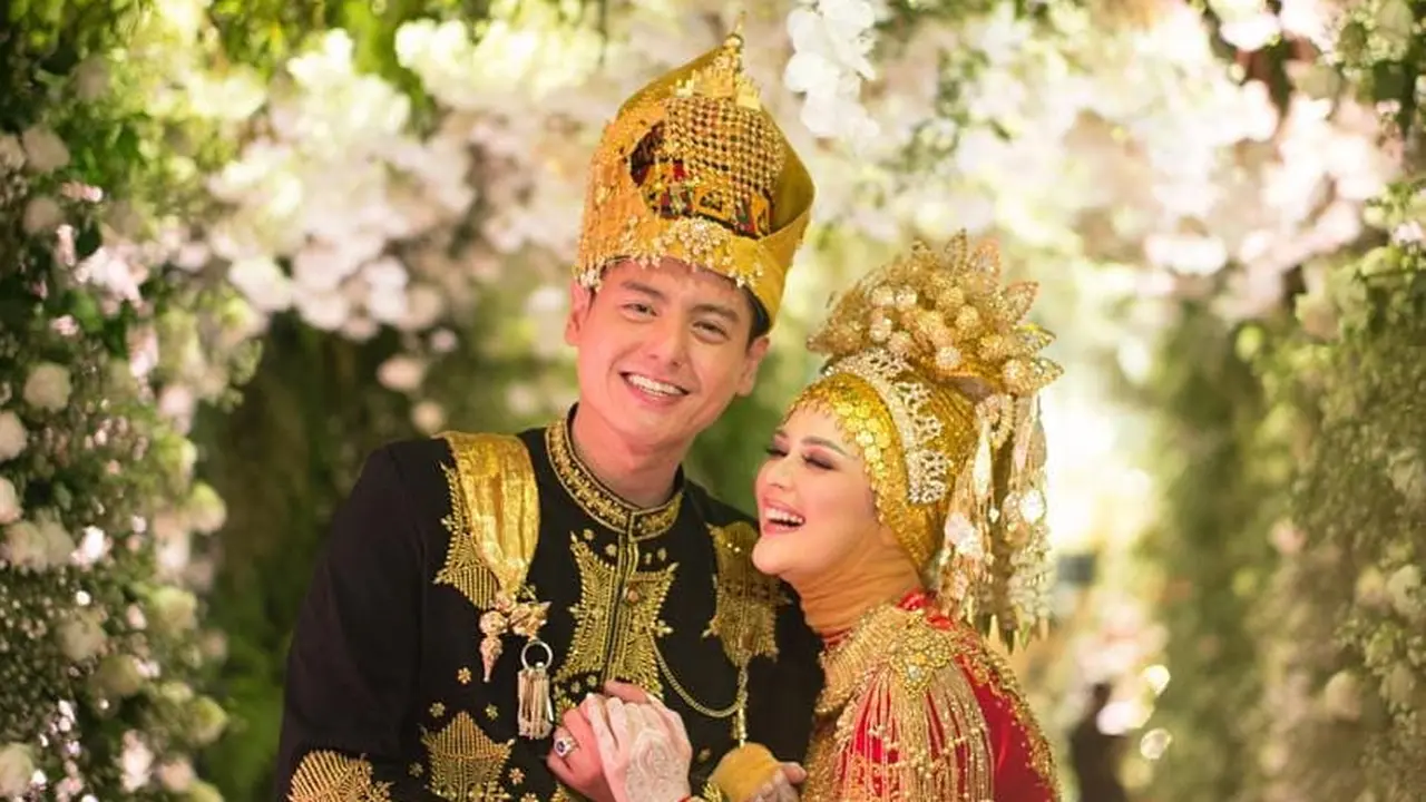 [Fimela] Cut Meyriska dan Roger Danuarta