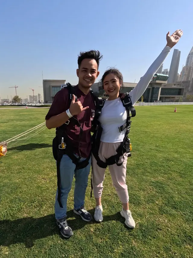 Potret Seru Febby Rastanty Jajal Skydiving di Dubai, Tetap Glowing di Ketinggian