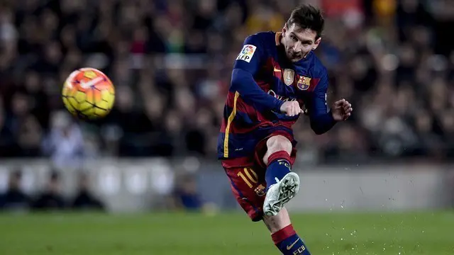 Lionel Messi mencetak gol dari sudut mustahil kala latihan bersama Barcelona dan gol tersebut dipersembahkan untuk Eroz Ramazzotti, penyanyi terkenal asal Italia yang berkunjung ke kamp latihan Barcelona.
