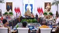Seskab Teddy Ungkap Hasil Nyata Diplomasi Prabowo: Kampung Haji hingga Upaya Perdamaian Palestina