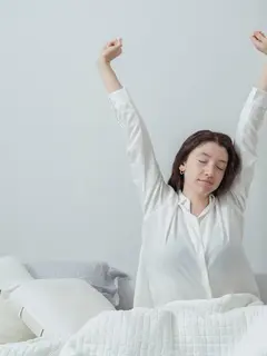 Akhir pekan menjadi kesempatan untuk memperlambat ritme setelah kesibukan selama sepekan, dimulai dengan rutinitas pagi sederhana agar tubuh dan pikiran terasa lebih rileks. (Foto/Dok: Pexels)