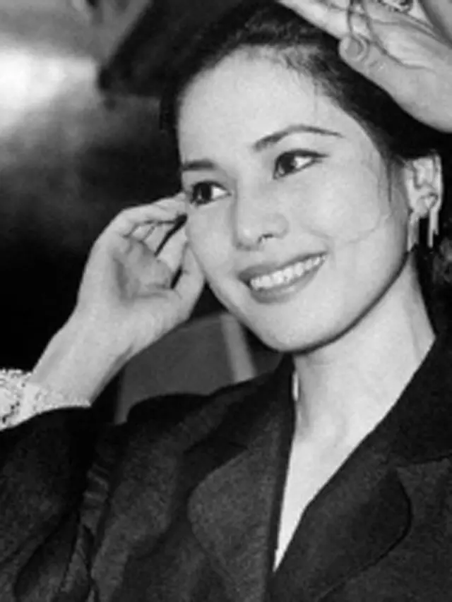 Ratna Sari Dewi dan Bung Karno. (kepustakaan-presiden.perpusnas.go.id)