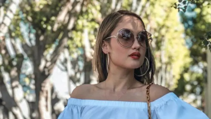 Cantik Seperti Cinta Laura dengan Warna Lipstik Ini