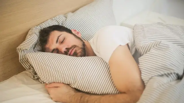 3 Cara Hentikan Ngorok Saat Tidur Menurut Pakar