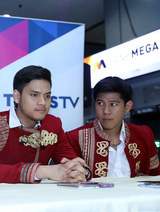 Para personel RAN pun begitu menyampaikan kekaguman terhadap kekompakan Koes bersaudara ketika memulai aksinya diatas panggung. (Nurwahyunan/Bintang.com)