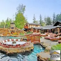 Kolam renang mewah milik Drake. (Foto: businessinsider.sg)