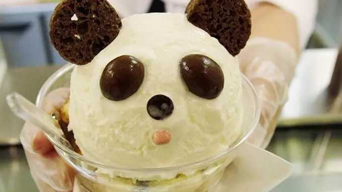 Intip 7 Potret Menggemaskan Panda dalam Es Krim